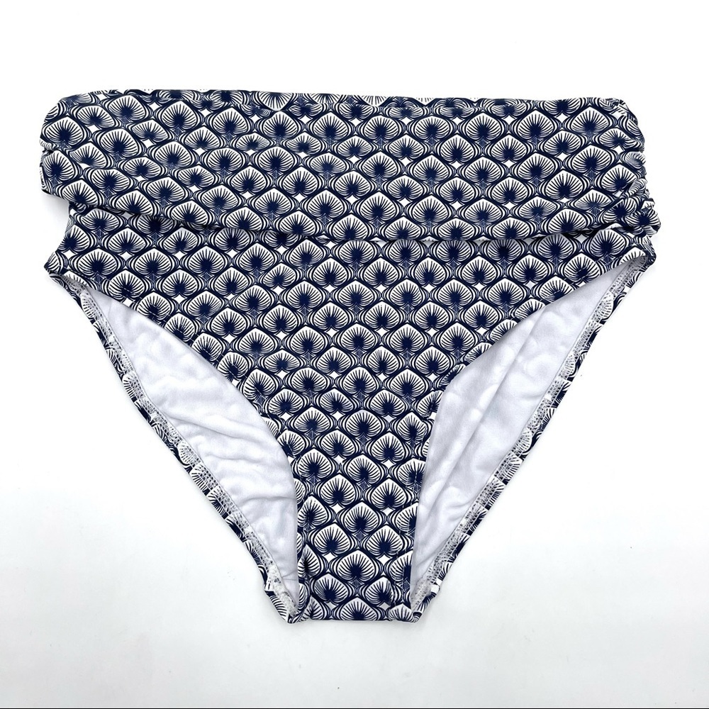 Bond-eye Australia Nip Tuck swim suit bottoms size 4 NWT